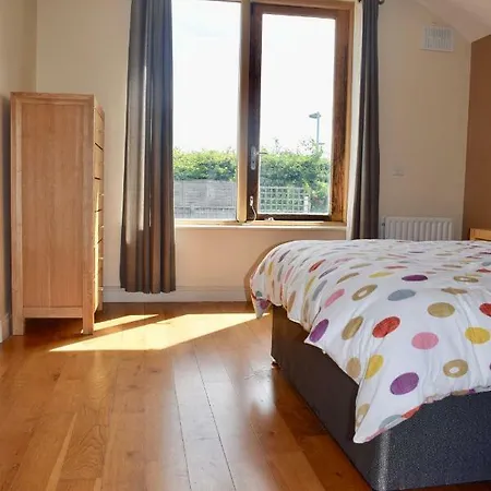 Holiday home Spacious, Bright & Modern 3 Bedroom Family Dublin