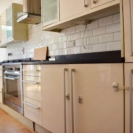 Holiday home Spacious, Bright & Modern 3 Bedroom Family *