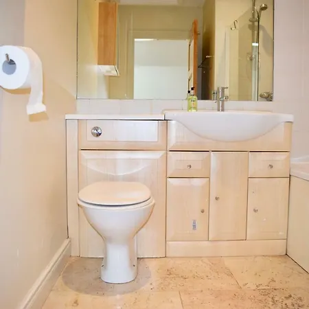 Holiday home Spacious, Bright & Modern 3 Bedroom Family *